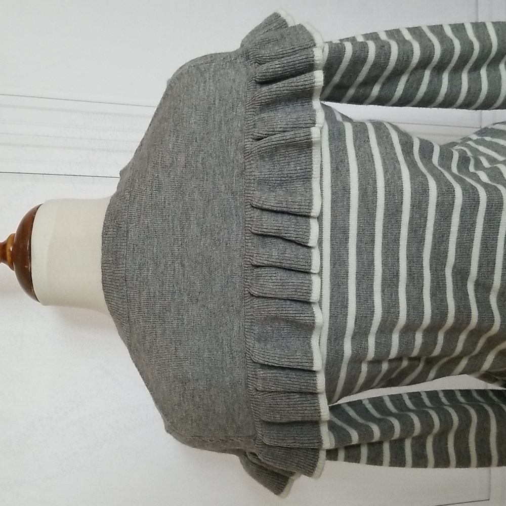 Le Lis Ruffle Knit Sweater - Picture 6 of 9